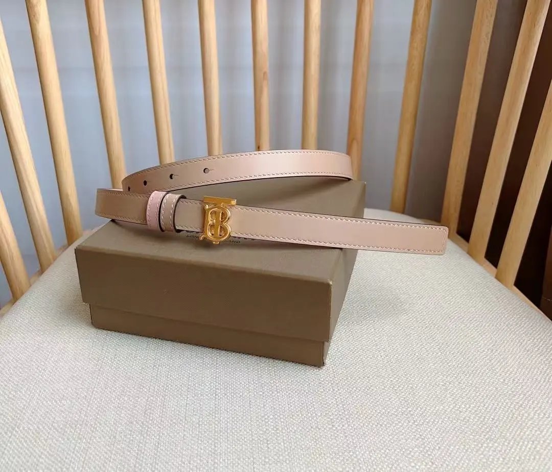 Gucci  Louis Vuitton...Belt