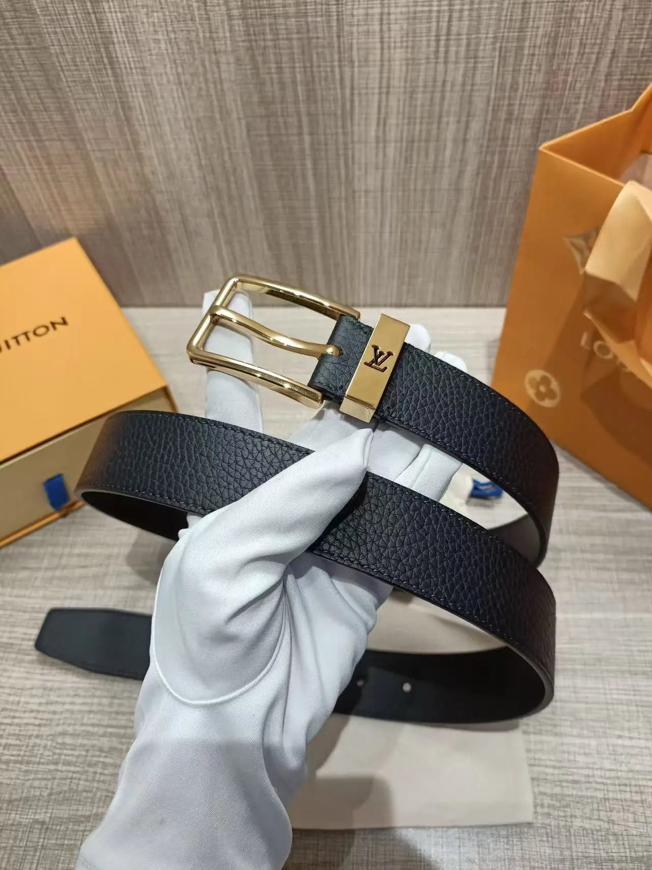  Louis Vuitton Dior...Belt