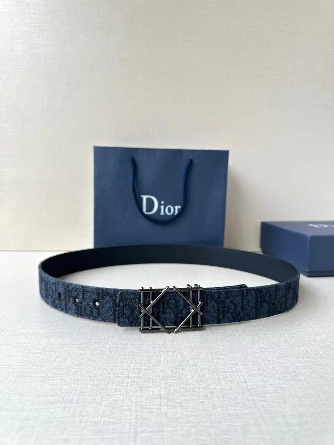  Louis Vuitton Gucci...Belt