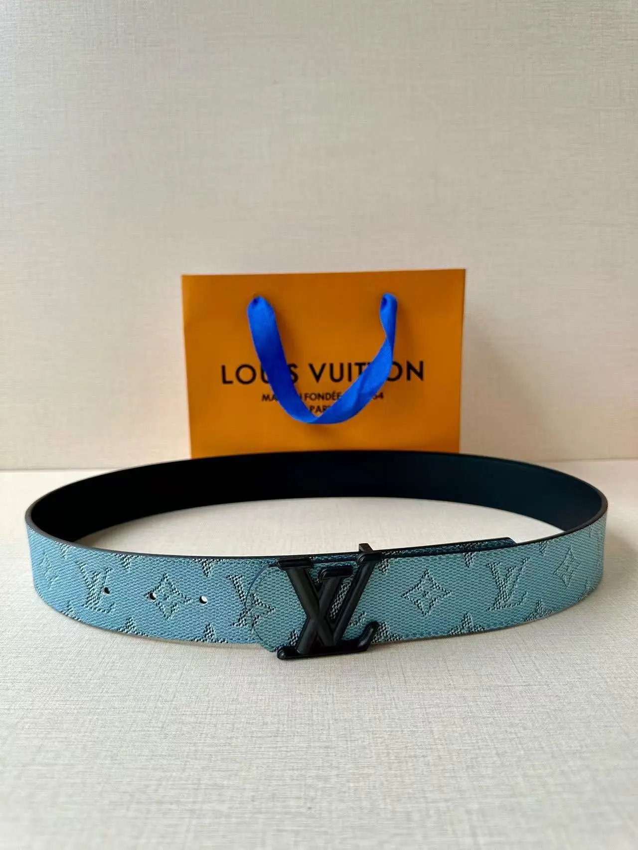  Louis Vuitton Gucci...Belt