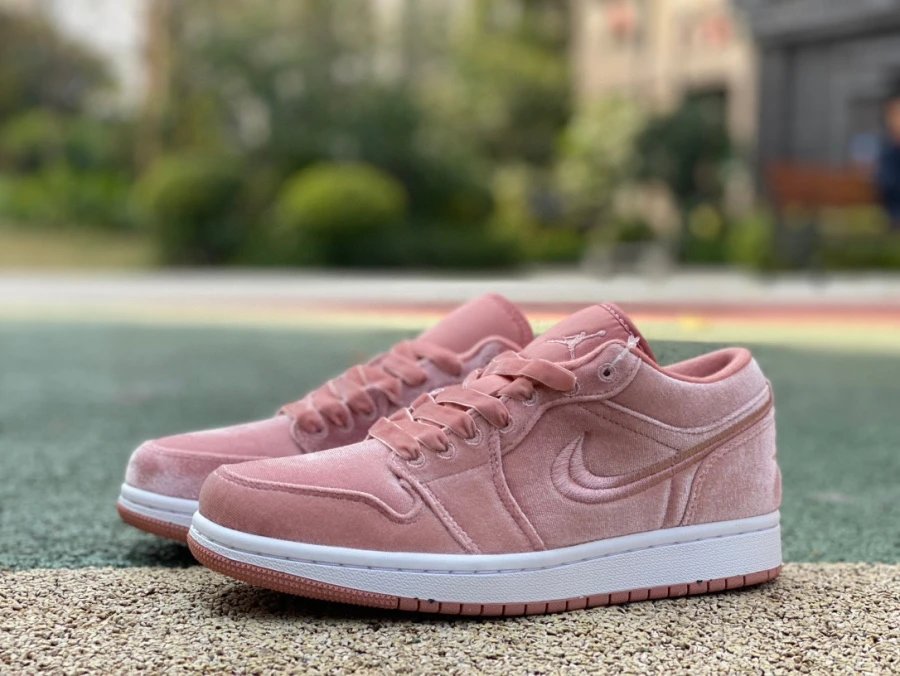 Jordan 1 Low