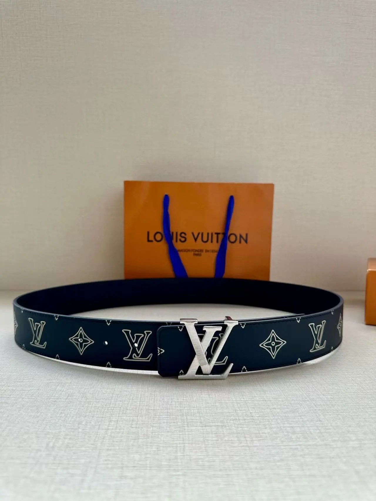  Louis Vuitton Gucci...Belt