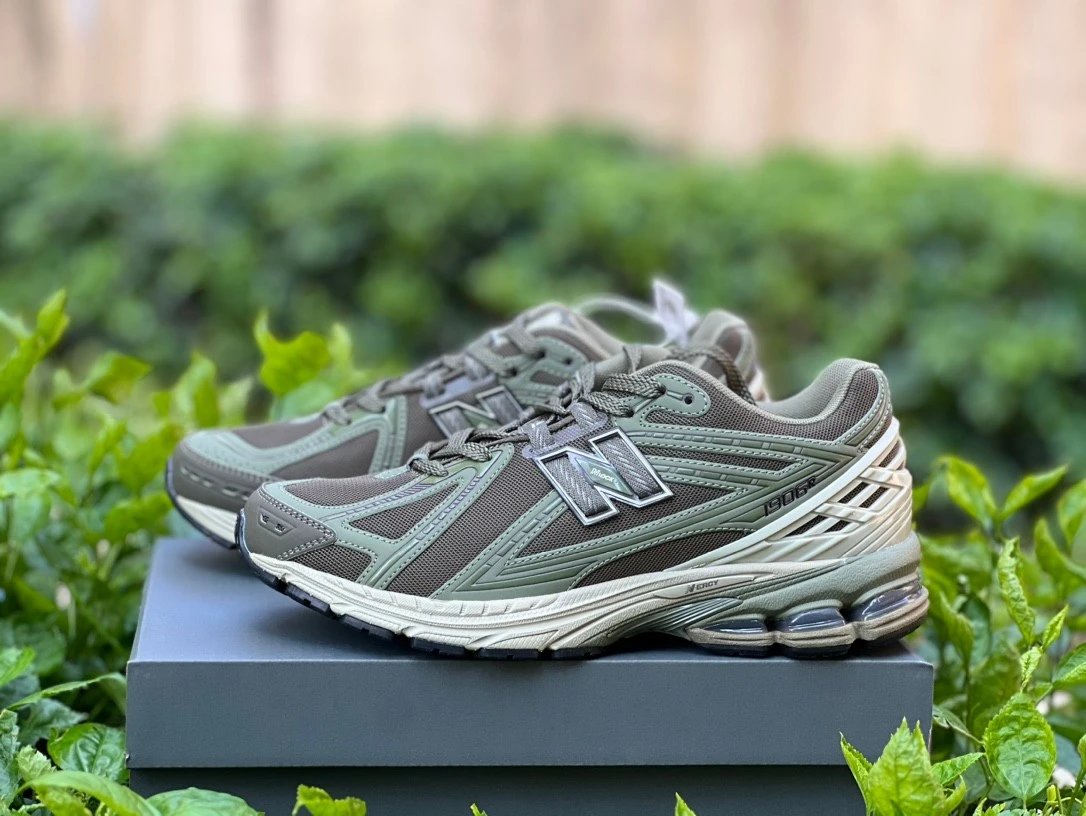 New Balance 1906A