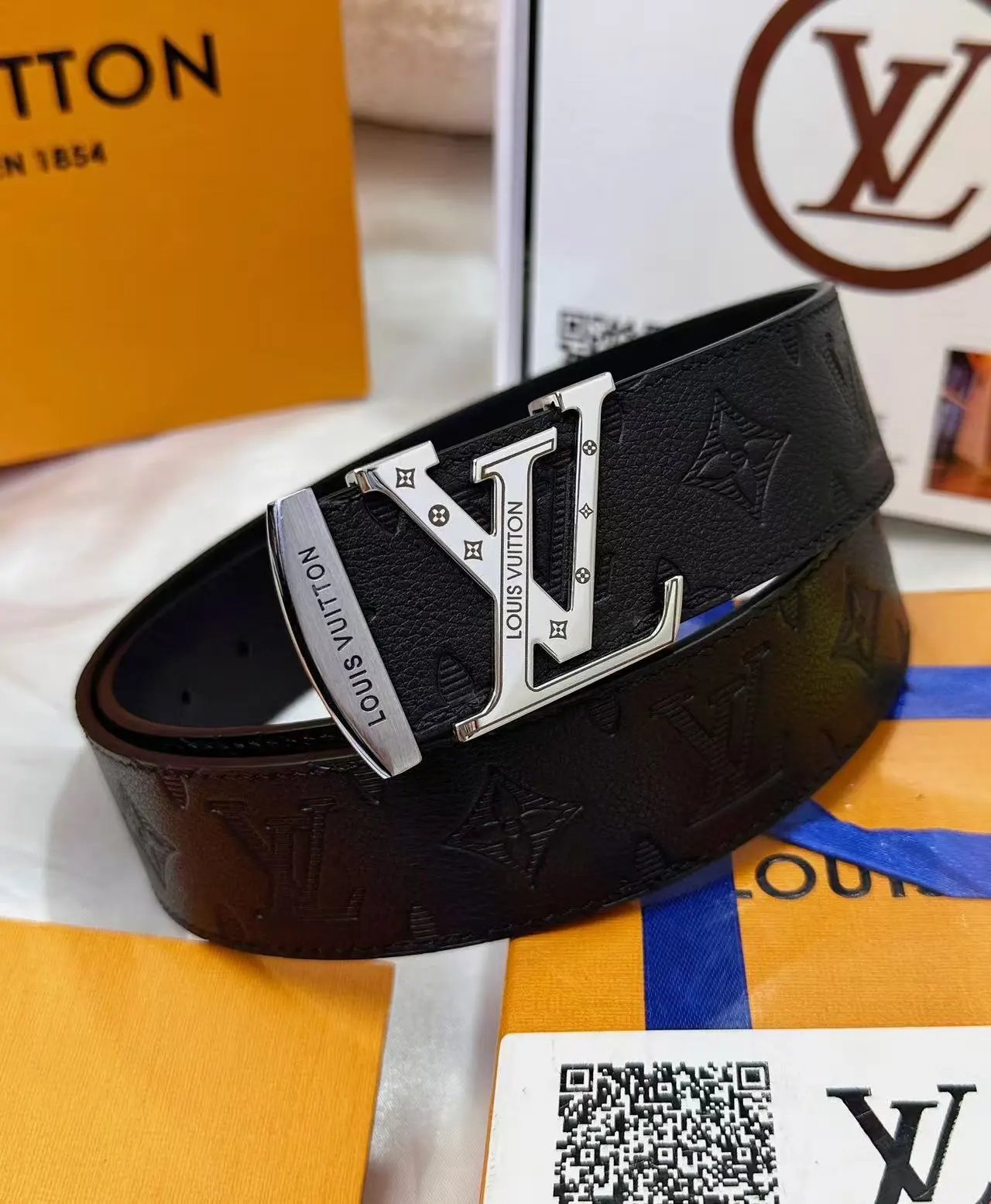 Louis Vuitton Gucci... Belt