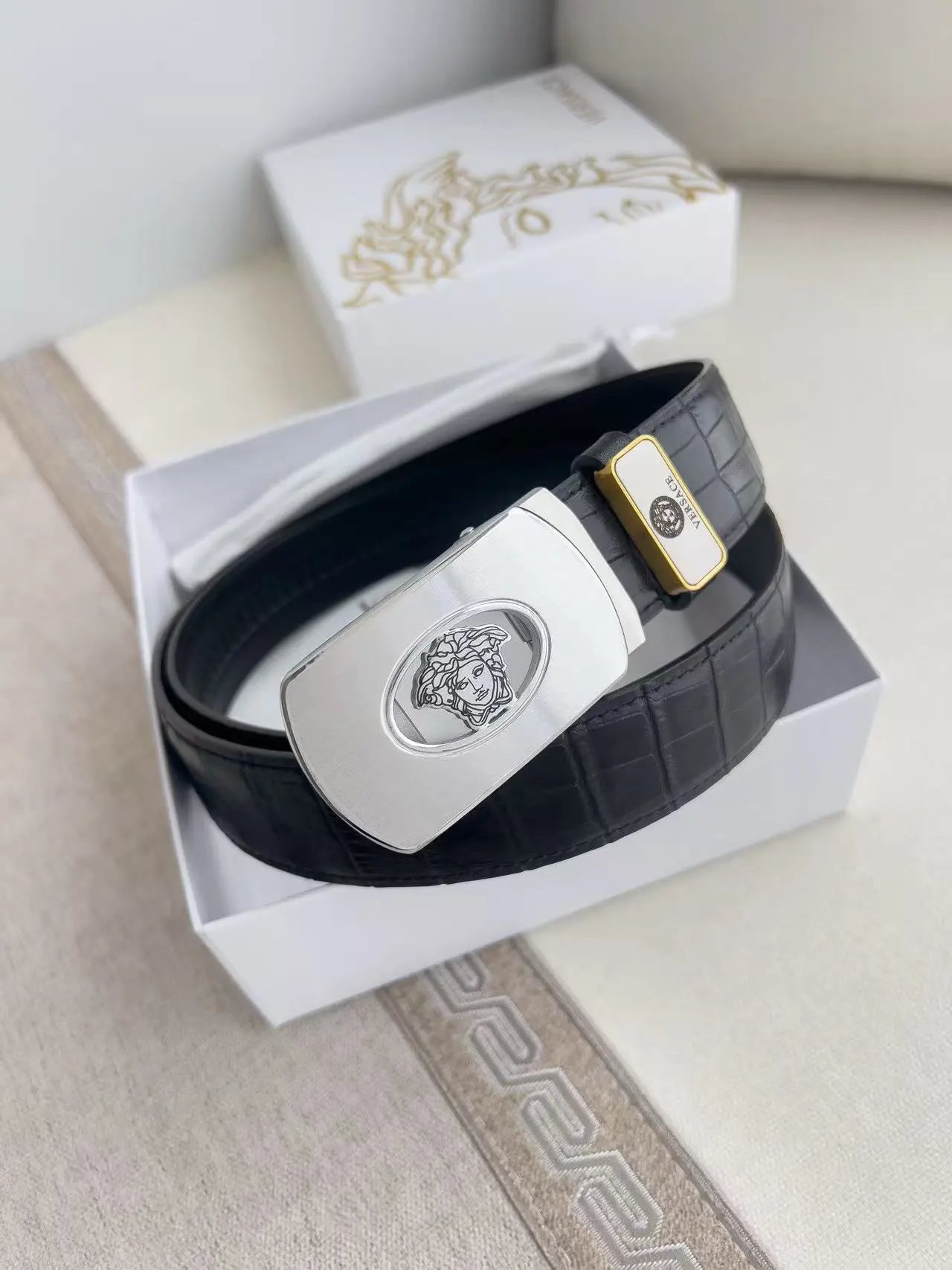  Louis Vuitton Gucci... Belt