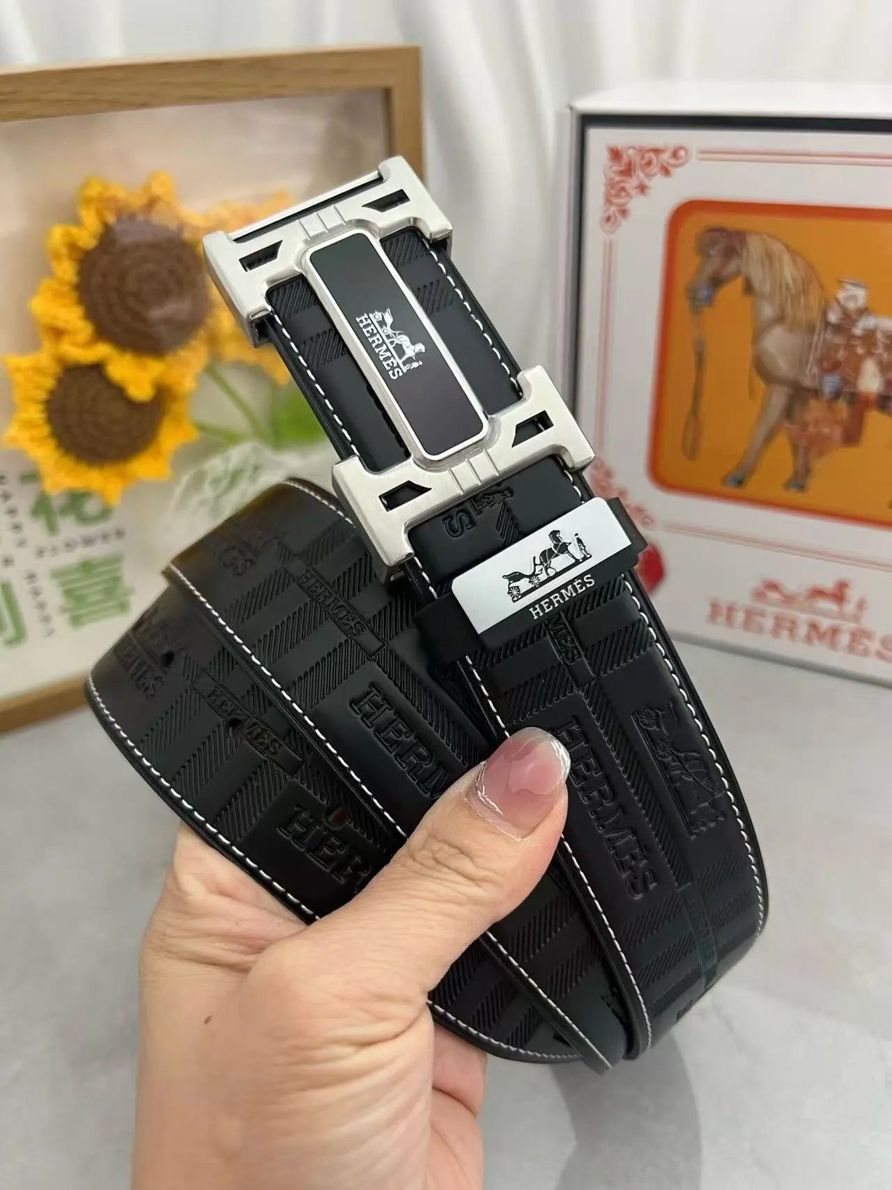 Gucci  Louis Vuitton...Belt