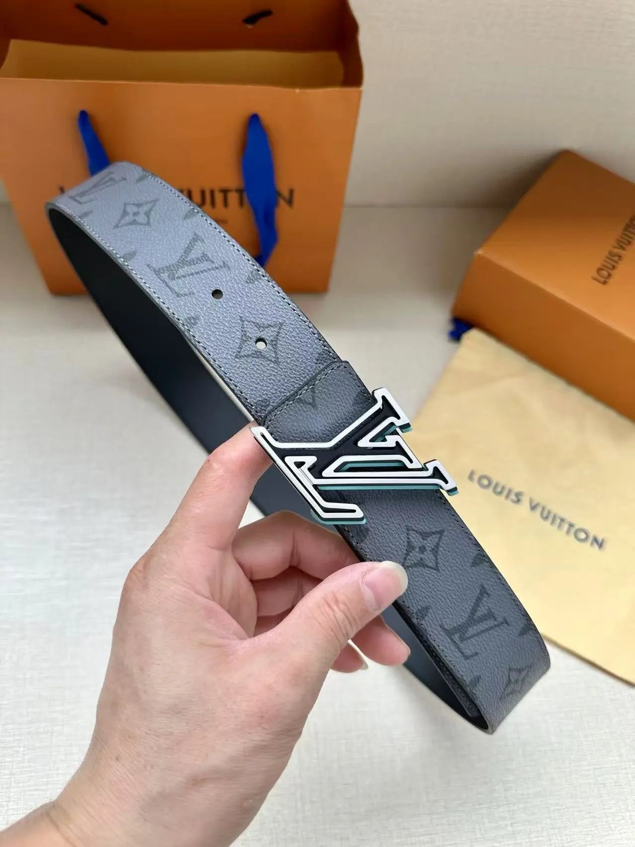  Louis Vuitton Gucci...Belt