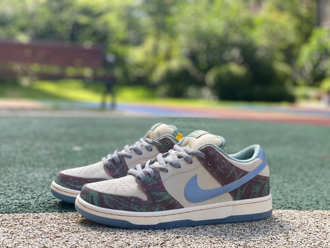 Nike SB Dunk Low
