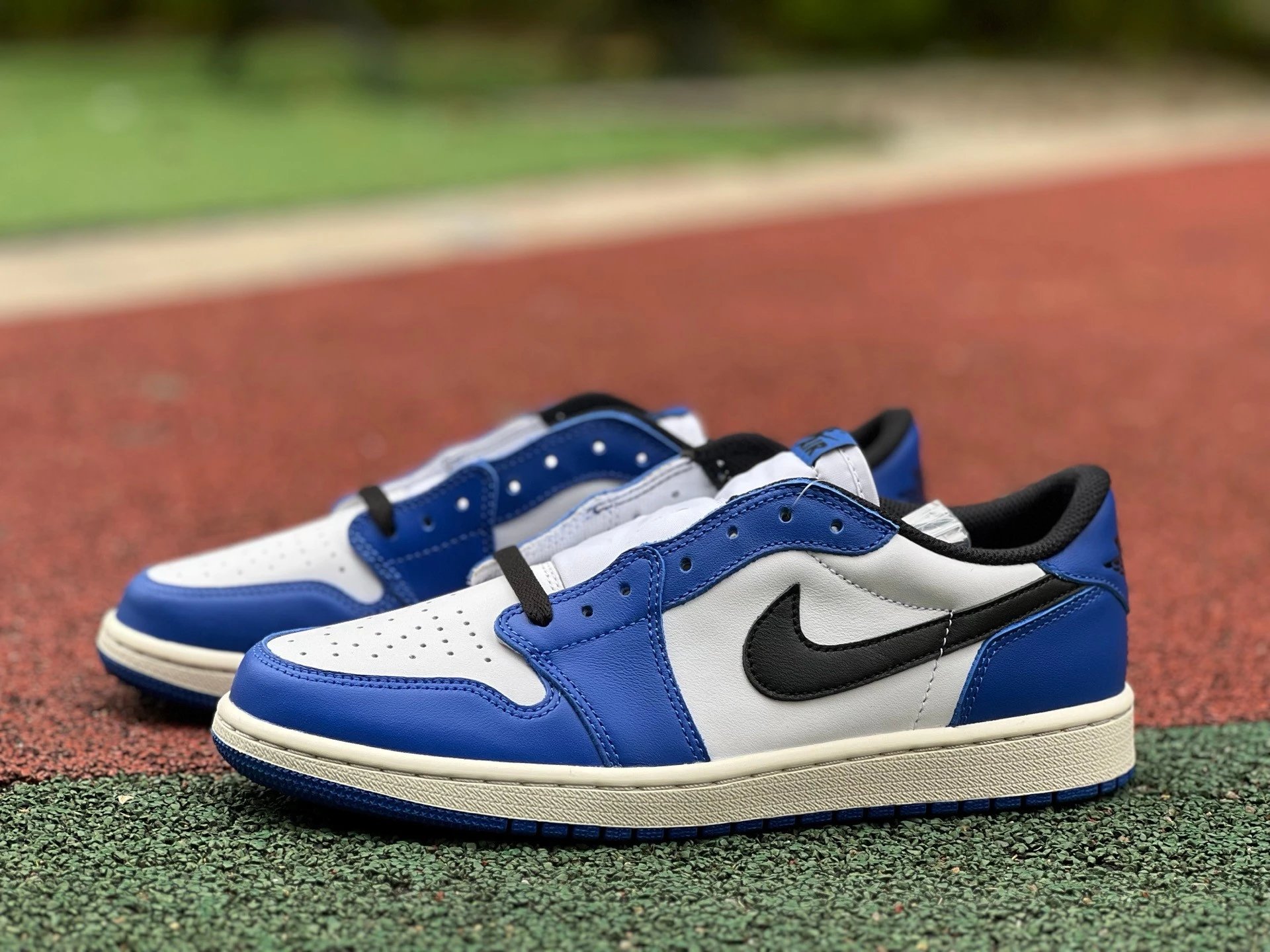 Jordan 1 Low