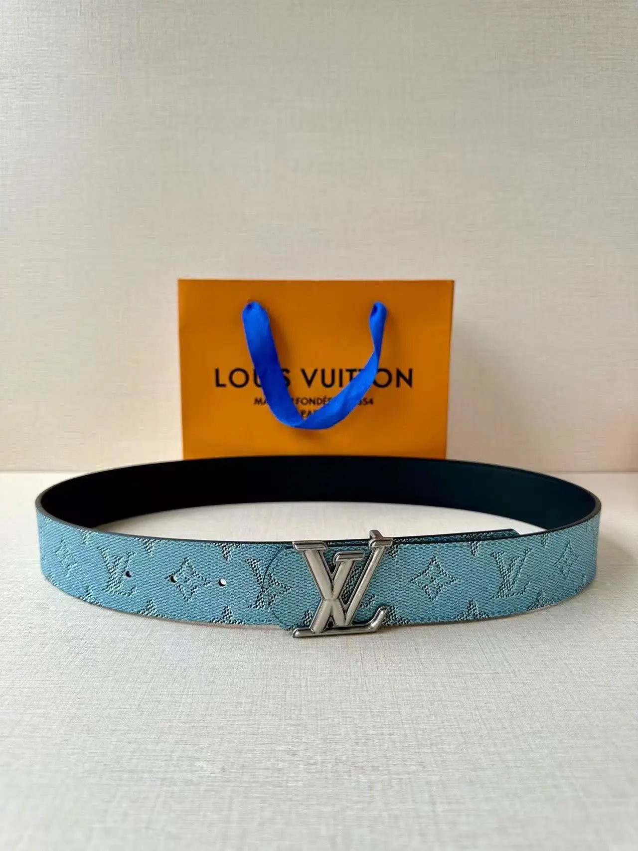  Louis Vuitton Gucci...Belt