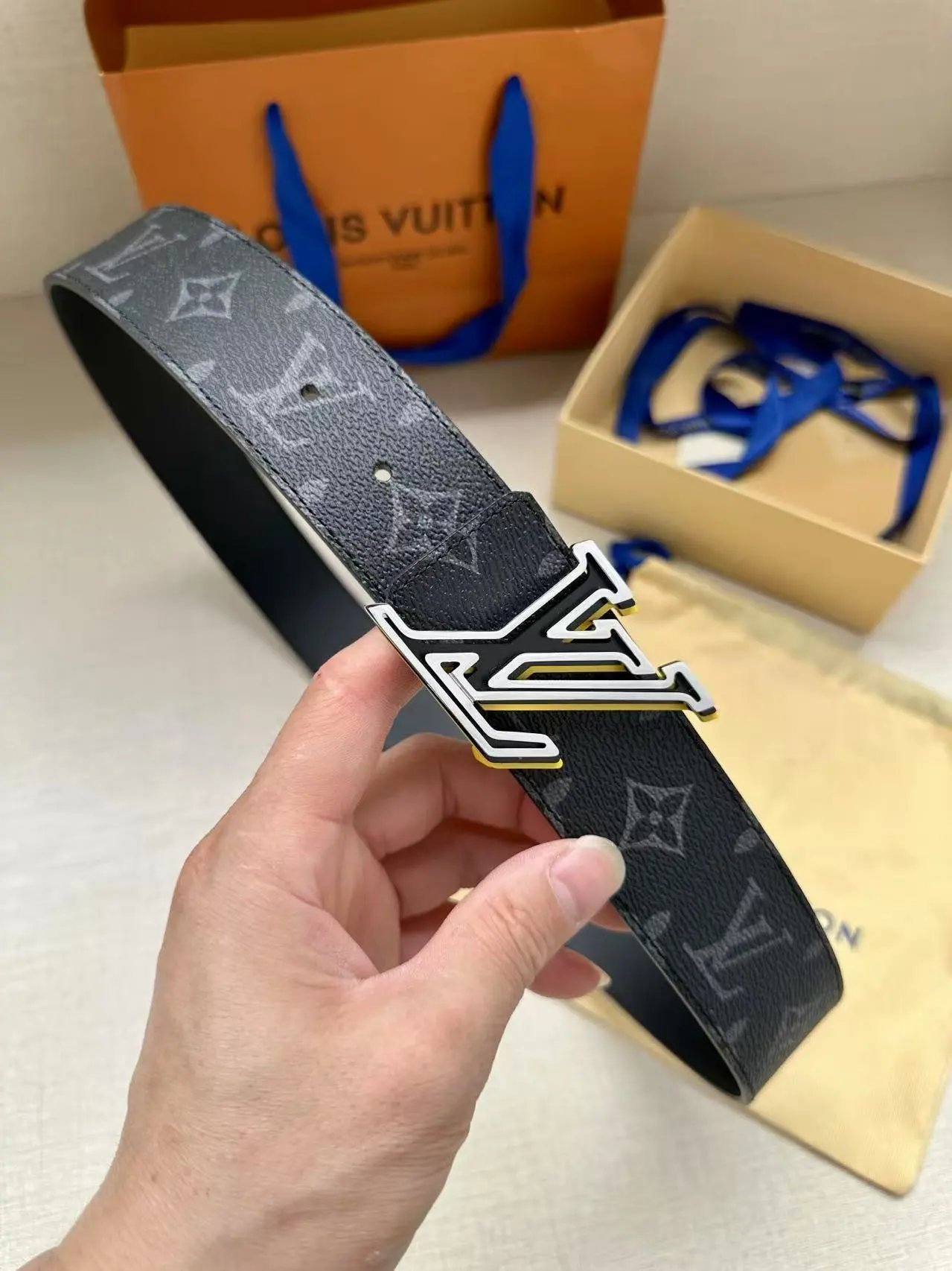  Louis Vuitton Gucci...Belt