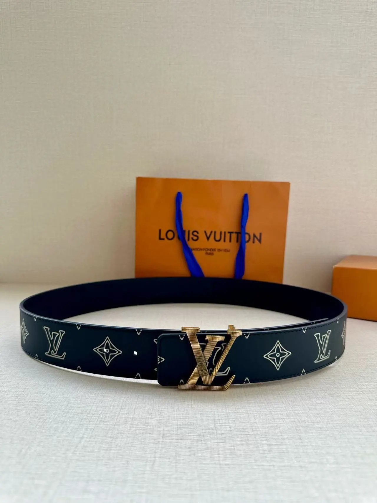  Louis Vuitton Gucci...Belt