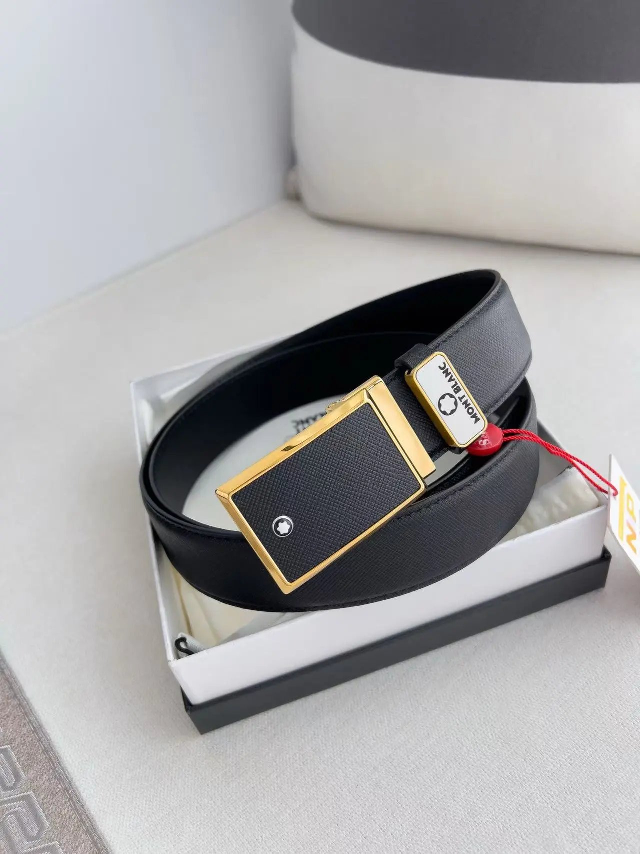  Louis Vuitton Gucci...Belt