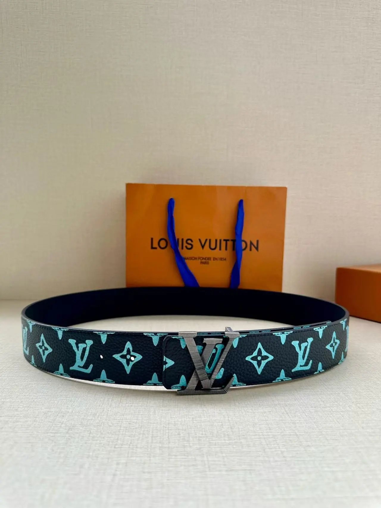  Louis Vuitton Gucci...Belt