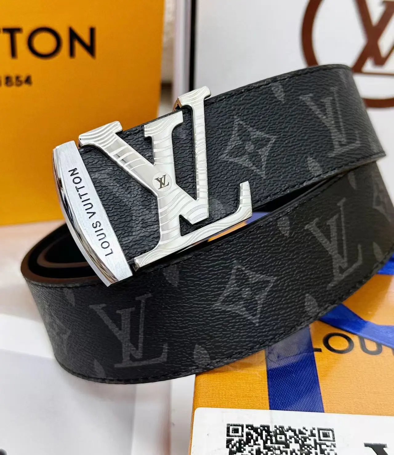  Louis Vuitton Gucci...Belt
