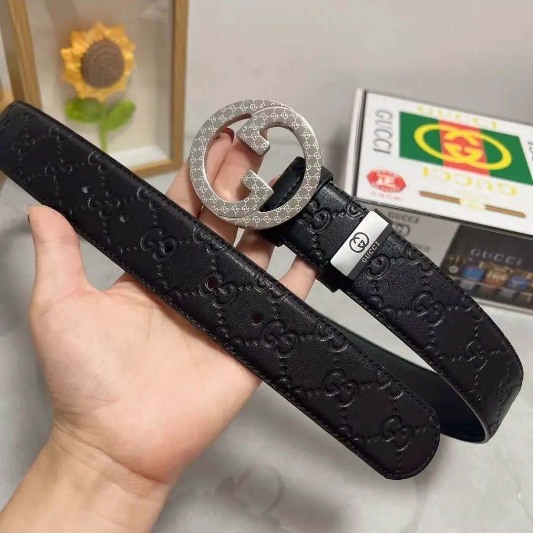 Gucci  Louis Vuitton...Belt
