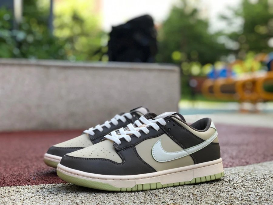 Nike Dunk Low Premium