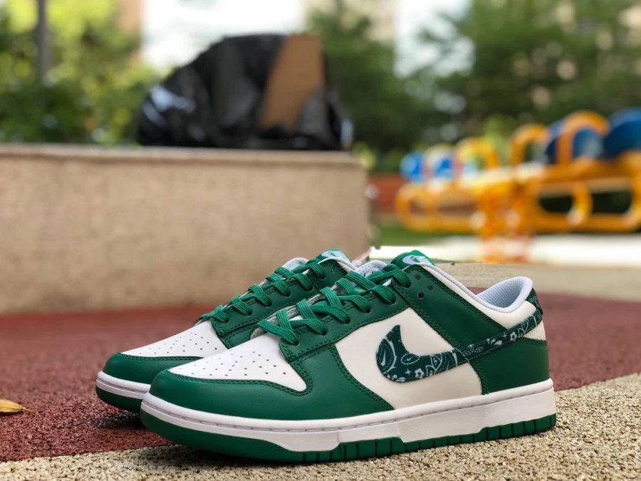 Nike Dunk Low Premium