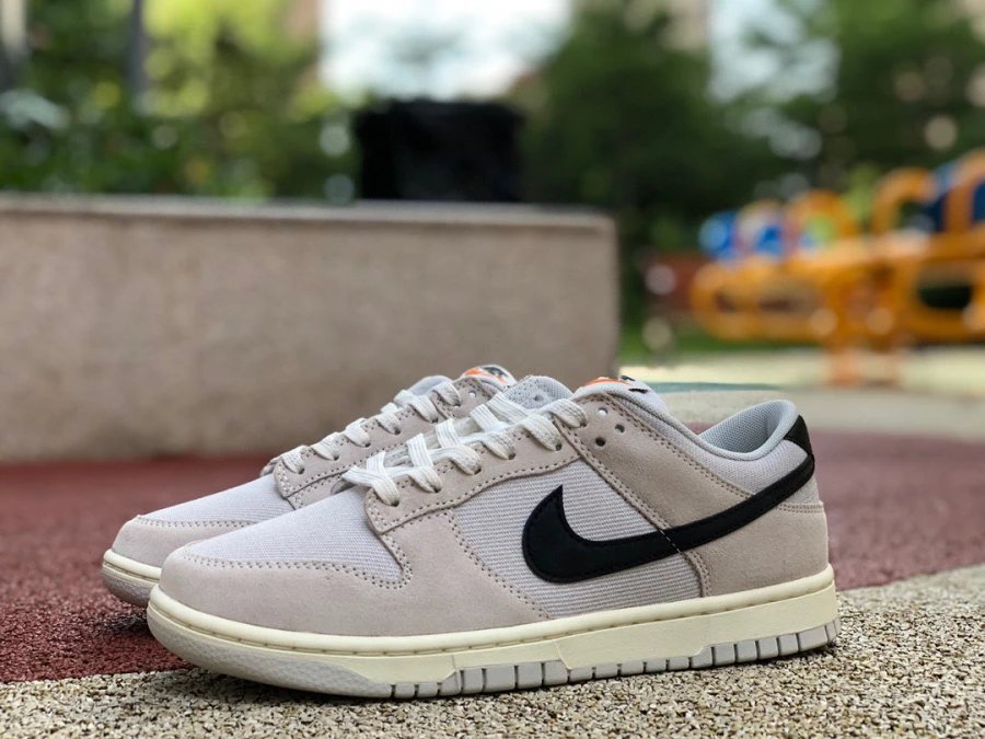Nike Dunk Low Premium
