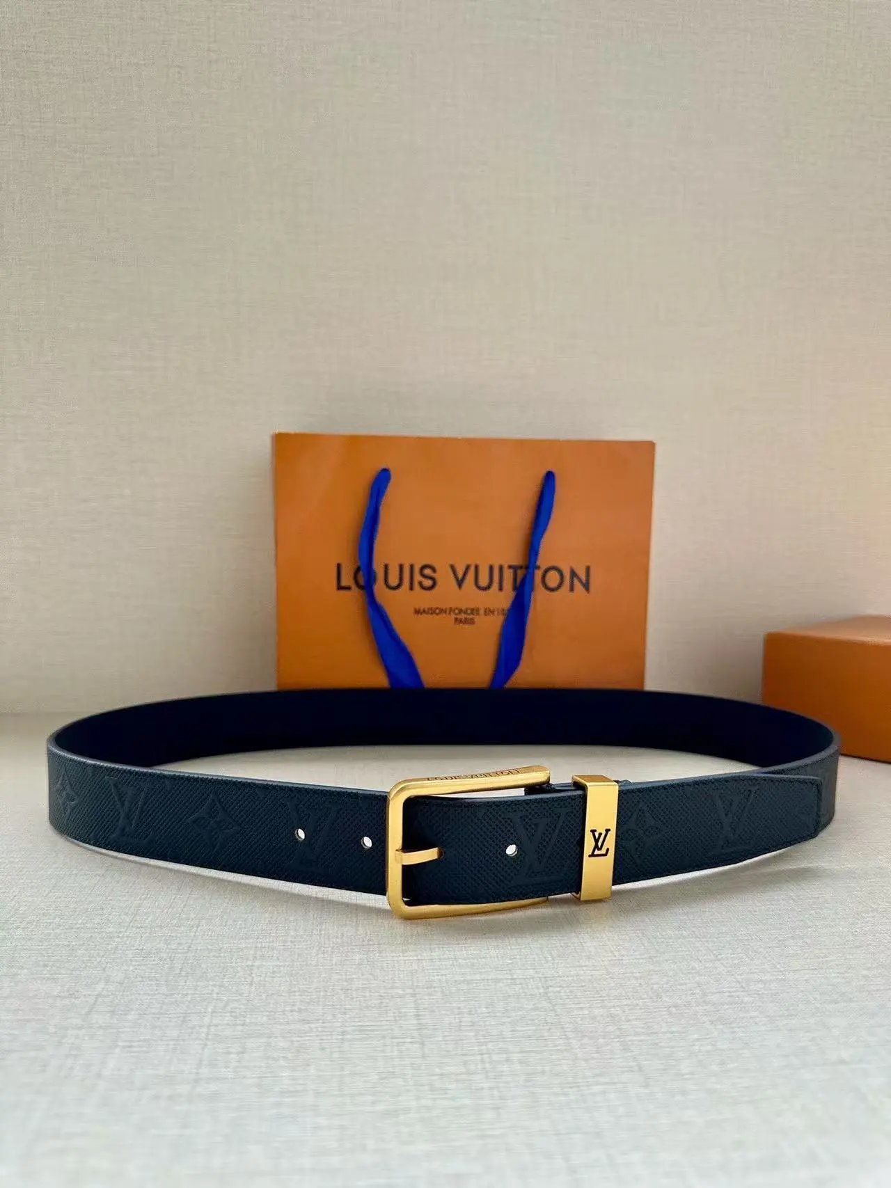 Versace  Louis Vuitton...Belt