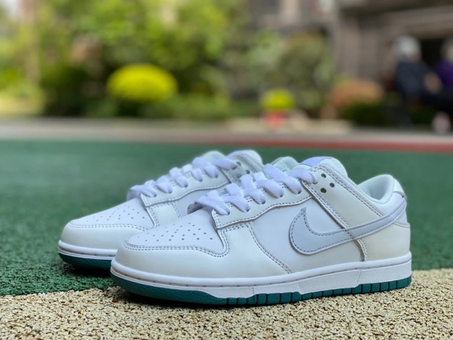 Jordan 1 Low SB