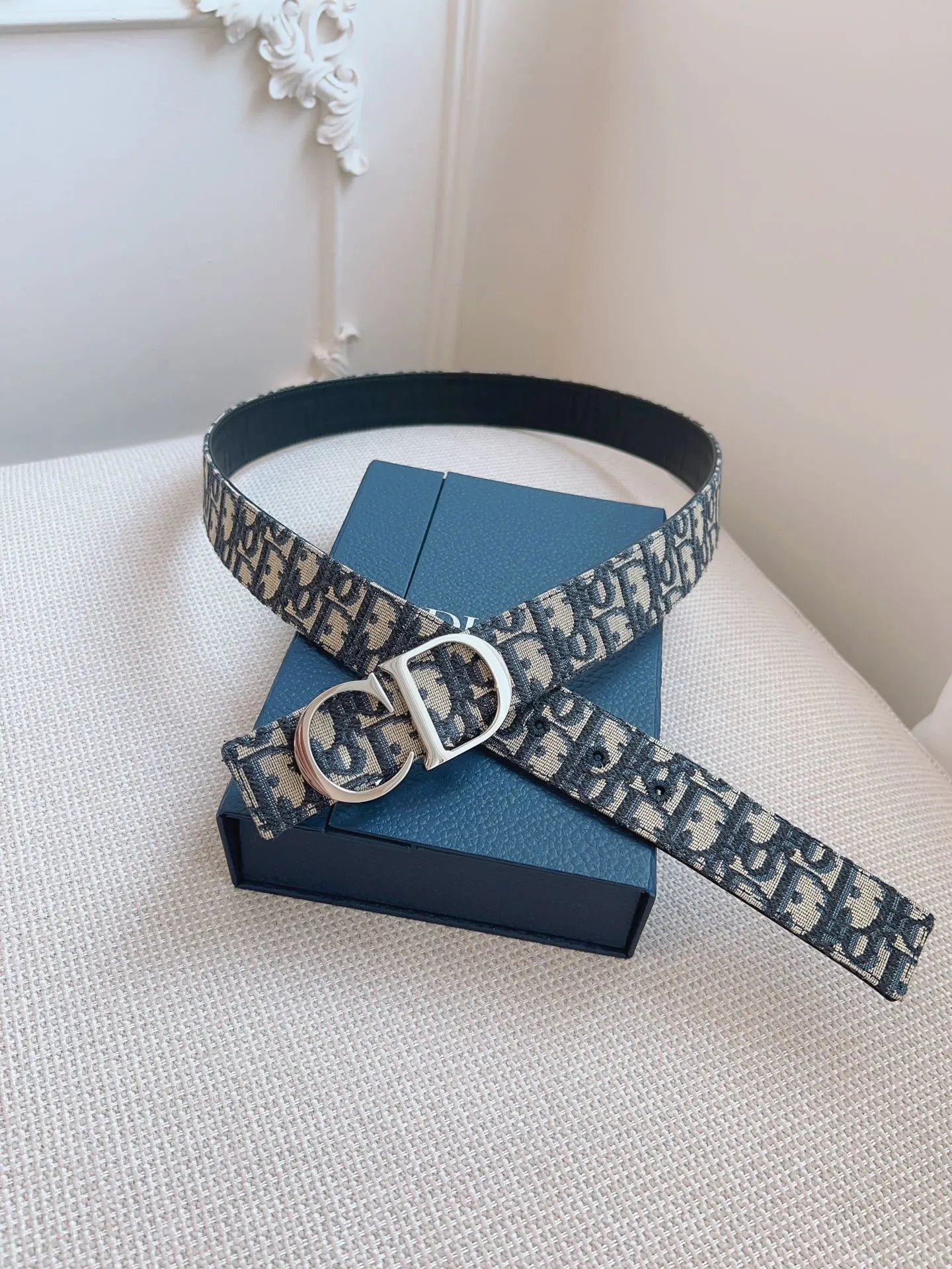  Louis Vuitton Gucci...Belt