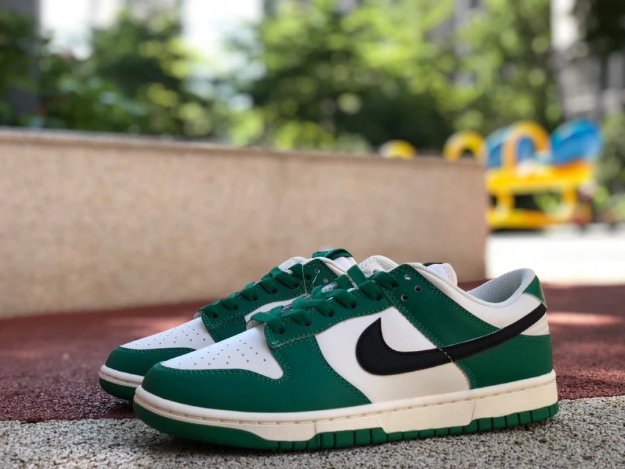 Nike SB Dunk Low