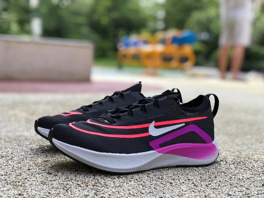 Nike Zoom Fly 4
