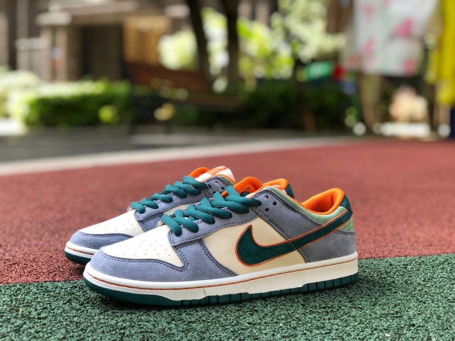Nike SB Dunk Low