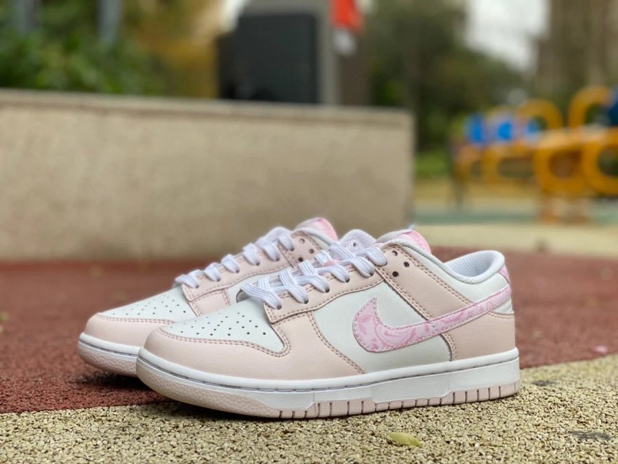 Nike SB Dunk Low Pro