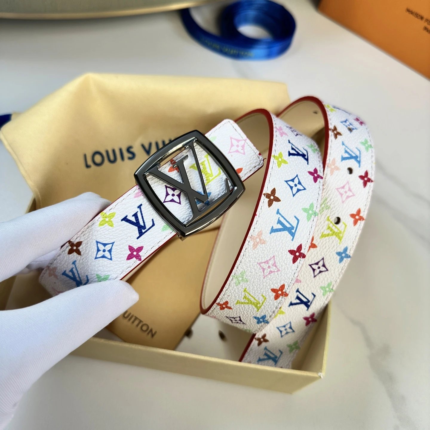  Louis Vuitton Gucci...Belt