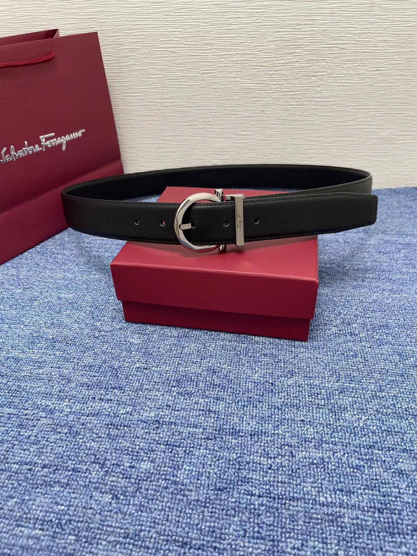  Louis Vuitton Gucci...Belt