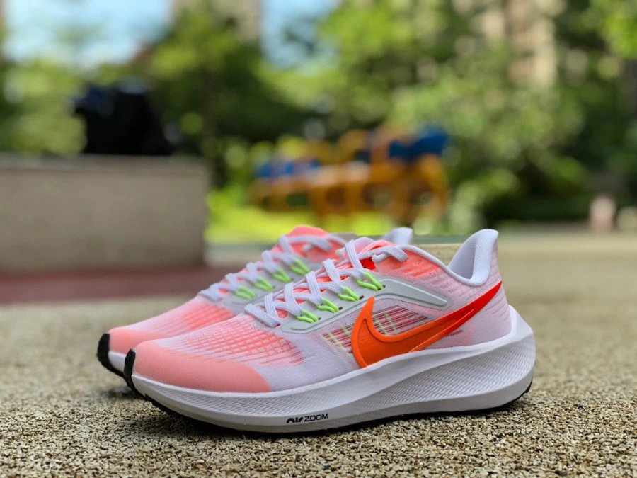 Nike Zoom Fly 4
