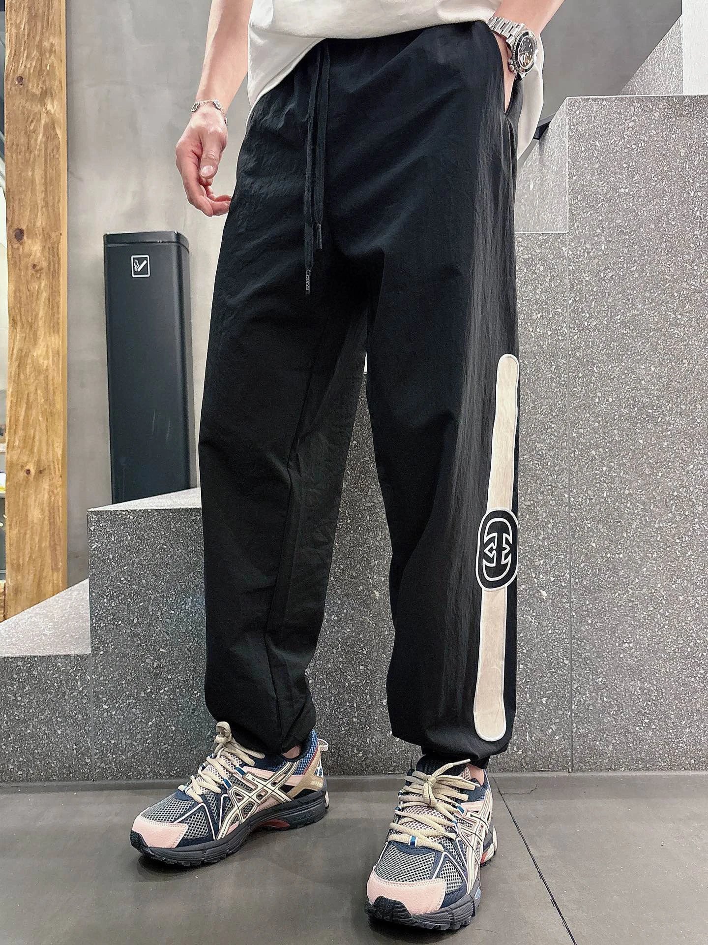 Gucci Pants