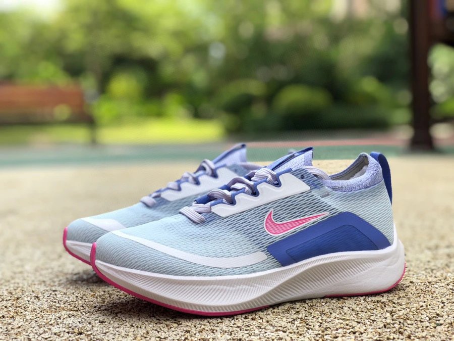 Nike Zoom Fly 4