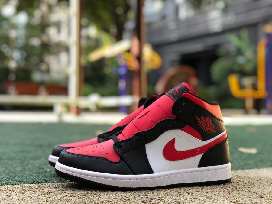 Jordan 1 Mid