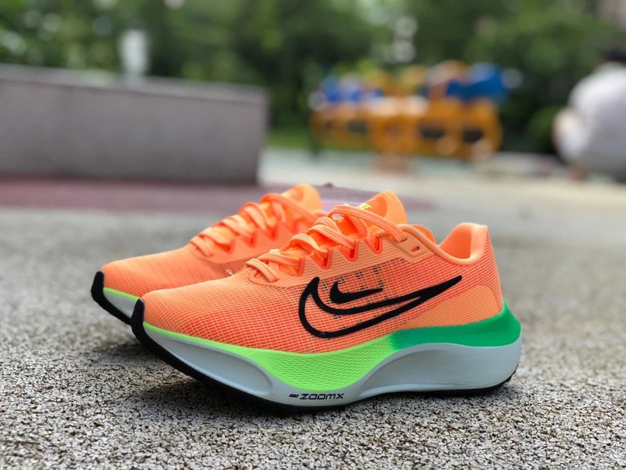 Nike Zoom Fly 4