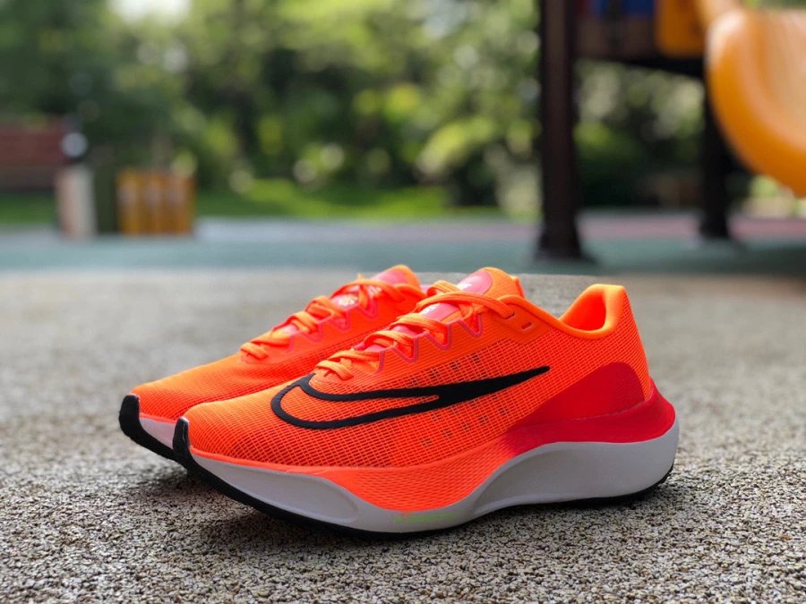 Nike Zoom Fly 4