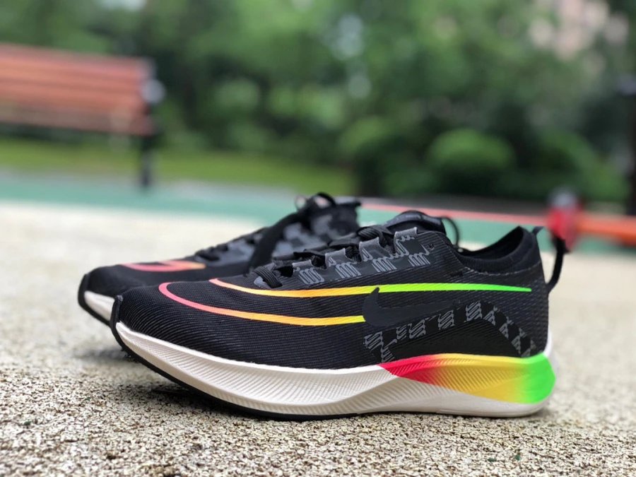 Nike Zoom Fly 4