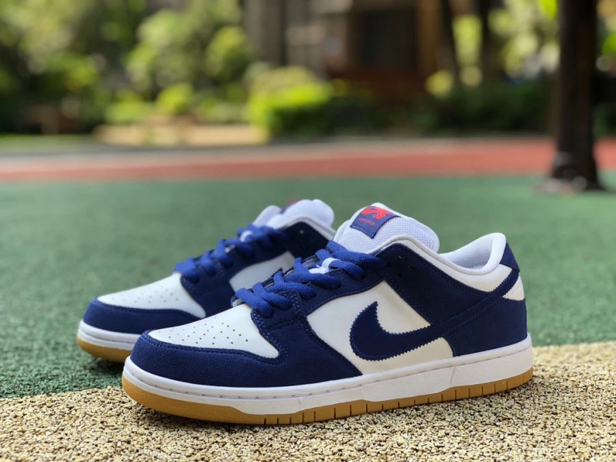 Nike SB Dunk Low