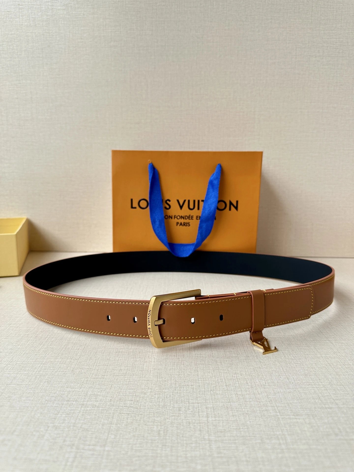 Louis Vuitton Gucci... Belt