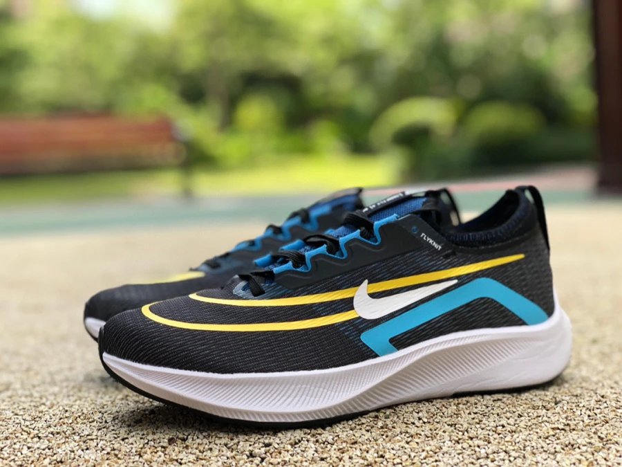 Nike Zoom Fly 4