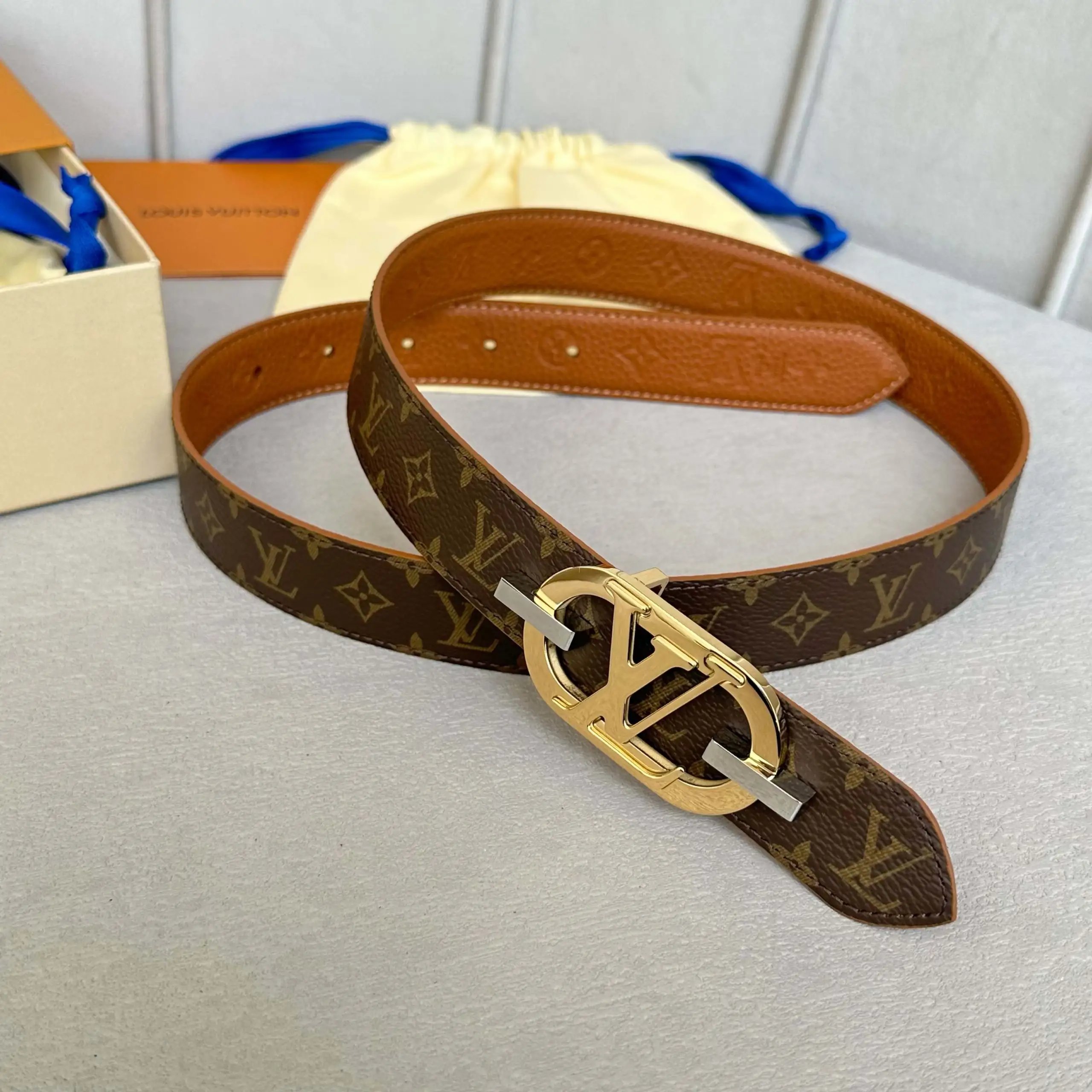 Louis Vuitton Gucci...Belt