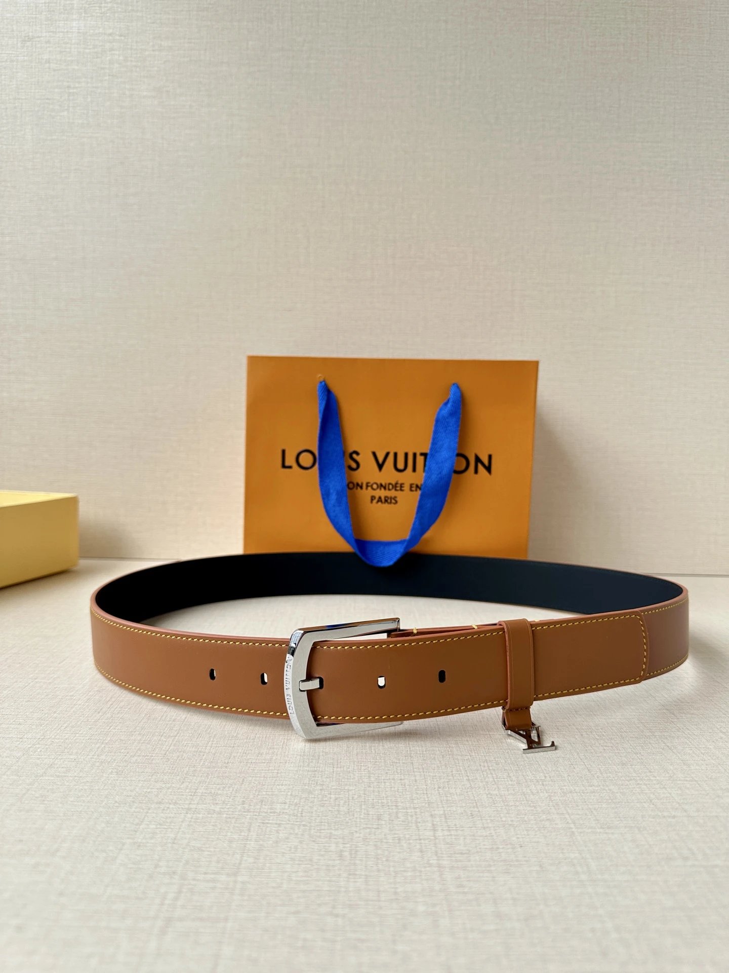 Louis Vuitton Gucci... Belt