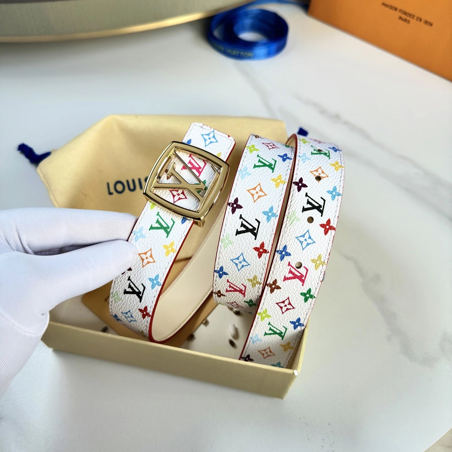  Louis Vuitton Gucci...Belt