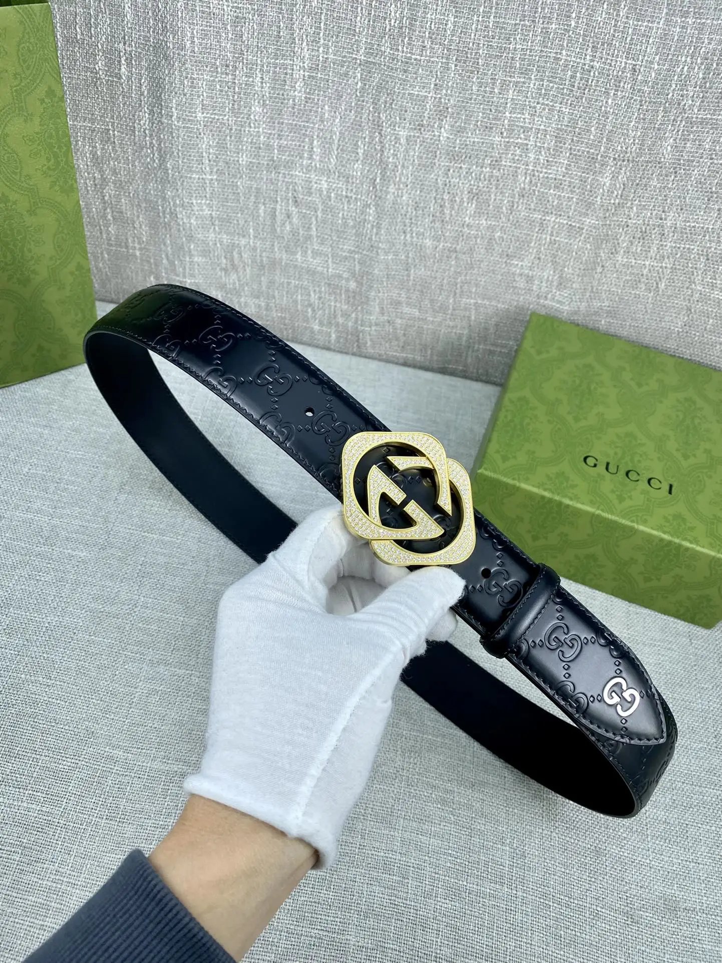 Louis Vuitton Gucci... Belt