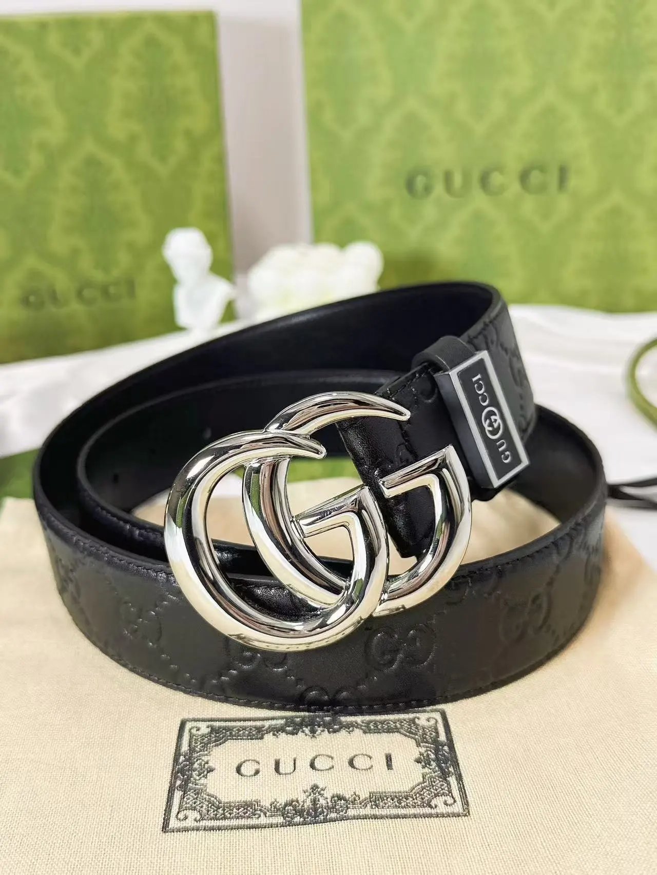  Louis Vuitton Gucci...Belt