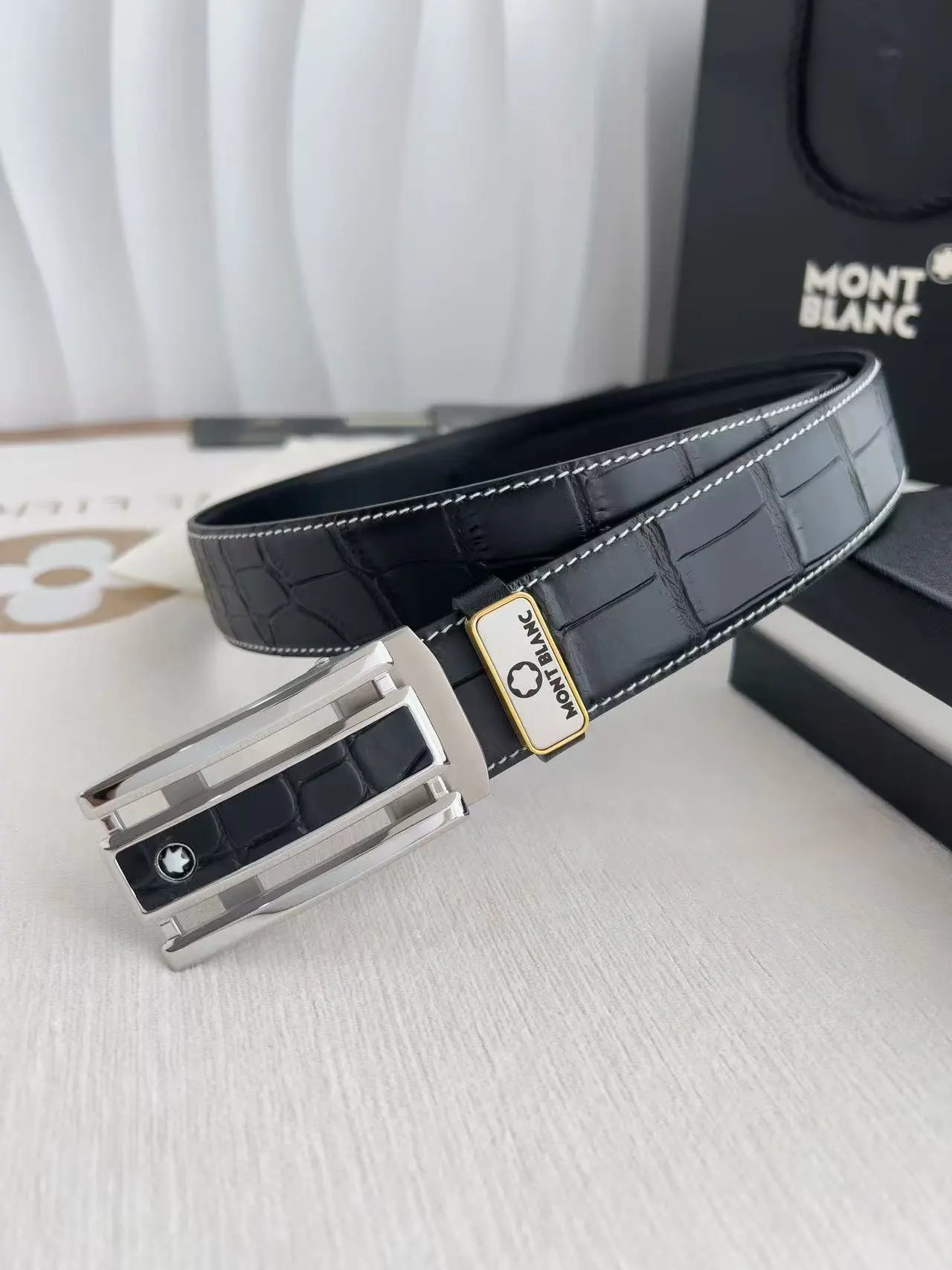  Louis Vuitton Gucci...Belt
