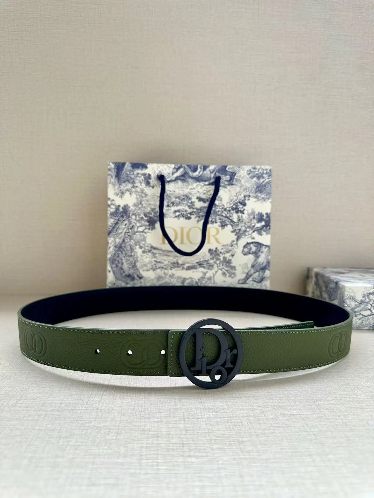  Louis Vuitton Gucci...Belt