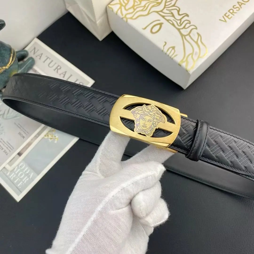 Gucci  Louis Vuitton...Belt